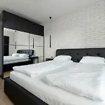 Bright Air Conditioned With Parking And By Renters * 格但斯克
