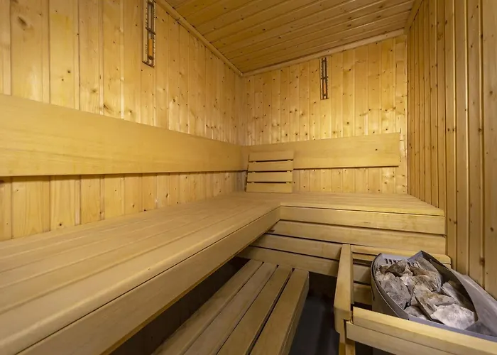 Bright Air Conditioned With Parking And By Renters アパート *